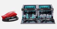 BBURAGO F1 FORMULA 1 MERCEDES RACING PADDOCK :43 DIE CAST 3 Collectible cars