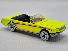 1993 Hot Wheels Revealers Fluorescent Yellow ’65 Mustang Convertible -MNT Loose