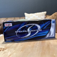 NIB 1:21 MAISTO BLACK FORD SVT F-150 LIGHTNING SPECIAL EDITION DIECAST RARE