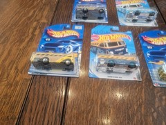 Hot Wheels School Bus Large lot (15) Buses See Pictures & Description