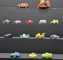 Disney Pixar Cars Mini Racers Mixed Lot of 16 Die-Cast Vehicles/Lightning McQue