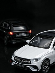 1:32 Mercedes-Benz GLC400 SUV Alloy Diecast Car Model Sound Light Kid’s Toy gift