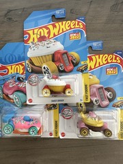 HOT WHEELS Fast FOODIE 3 CAR LOT-2 SWEET DRIVER And 1 DONUT DRIFTER- MINT