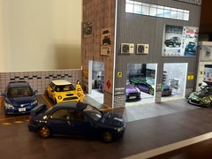 Diorama 1/64 Die-Cast Car Garage Model LED Light Cars Display Collection Gift US