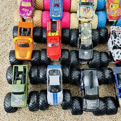 Hot Wheels Monster Jam Lot of 25 – 1:64 Monster Trucks Grave Digger Batman