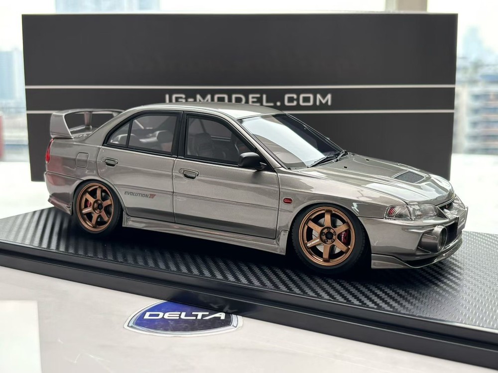 Ignition Model 1/18 IG3851 Mitsubishi Lancer Evolution IV (CP9A) Gun Metallic