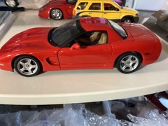 1:18 UT Models 1998 Chevy Corvette – RED