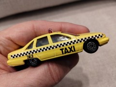 Chevrolet Chevy Caprice NYC Taxi Cab Diecast, Maisto 1:64 Scale