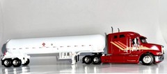 DCP First Gear 1/64 White Red International 9200 9400 Eagle Tanker Trailer Rare