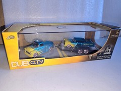 JADA TOYS DUB CITY – 55 CHEVY STEPSIDE & ’55 CHEVY BEL-AIR w/ SHOW TRAILER