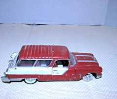 Road Champs 1955 Pontiac Safari 2-Door Wagon, Cream & Brown, 1:43 parts repair