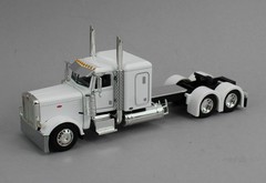 DCP 1:64 *WHITE* Peterbilt 389 48″ Flattop Semi Truck *NEW*
