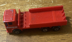 Maisto Pipe Truck 2010 Red Diecast 1:64 Semi Truck Speed Wheels 18 Wheeler Tow