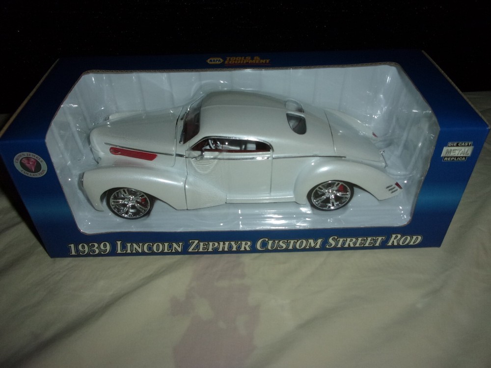 Crown Jewels Napa 1939 Lincoln Zephyr Street Rod DieCast 1/24 **READ DESC**