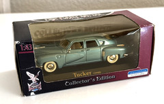 Vintage 1948 Tucker Sedan Diecast Car Road Signature Deluxe 1:43 Scale with Box
