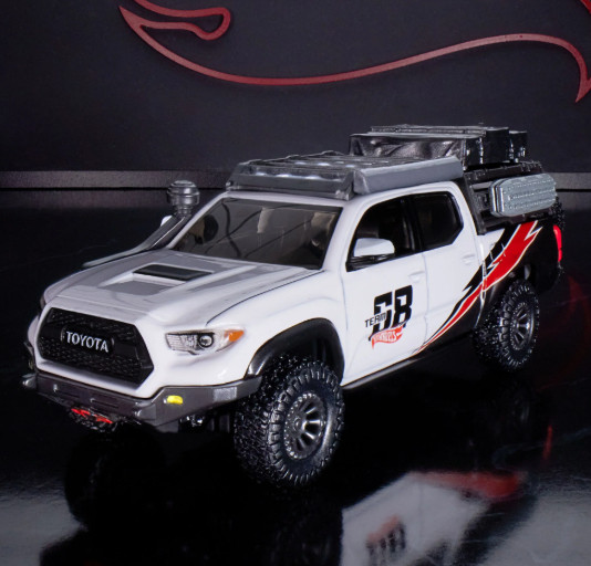 Hot Wheels Collectors Elite 64 Mod Shop ’17 Toyota Tacoma
