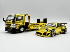 Pop Race XCartoys HEC Beijing 1/64 RWB 930 Gold Set Ltd 300 Truck Transporter
