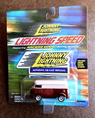 2000 Johnny Lightning 60s VW VAN VOLKSWAGEN Red LIGHTNING SPEED RACERS EDGE 1:64