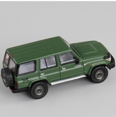 Classic Land Cruiser LC76 1:64 Scale Model – Detailed Diecast Collection