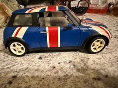MINI Cooper Union Jack 1:18 Scale Diecast Model Car Blue White Red Used No Box