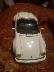 MAISTO 1989 White PORSCHE 911 SPEEDSTER SPECIAL EDITION 1:18 SCALE DIECAST Rare