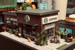 Diorama 1:64 Car Parking Lot Models LED Lighting City Repair Shop Scene Display