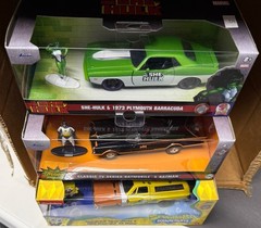 3 TV Cars Diorama FEATURING Sponge Bob, Batman And She Hulk Jada Toys
