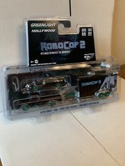 GREENLIGHT 1:64 Robocop 2 Hollywood Hitch & Tow 79 F-150 & 86 Tarus Green Chase