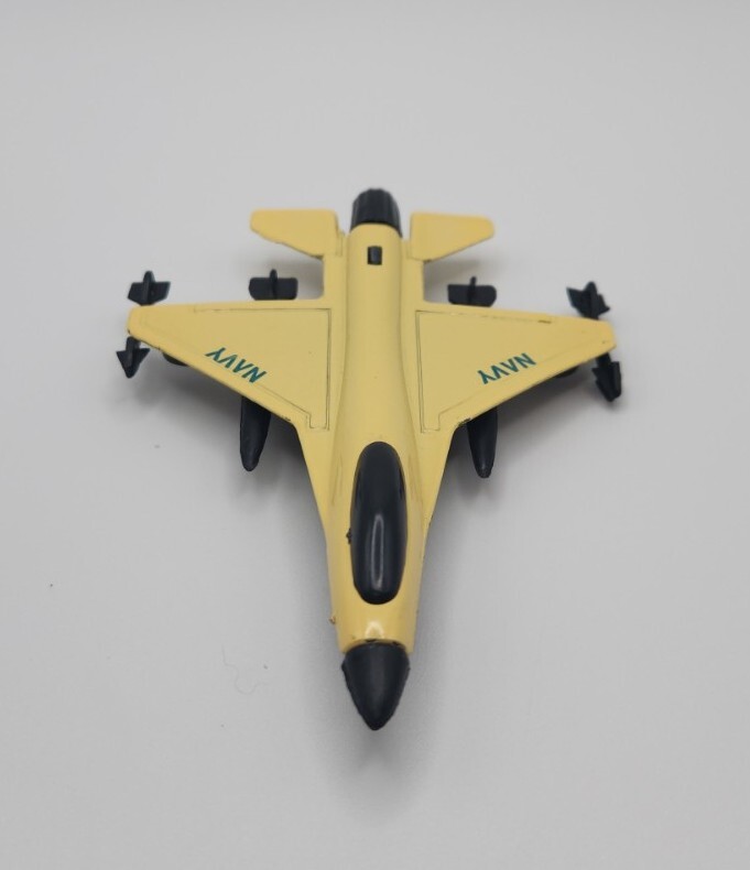 Unbranded – Plastic and Metal – Military – Navy – Fighter Jet – 1:64 – USED