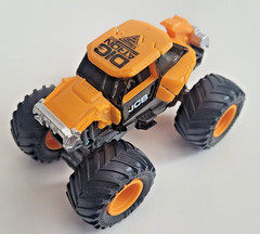 Spin Master 2025 Monster Jam JCB Digatron 1:64th From Smashbot Playset