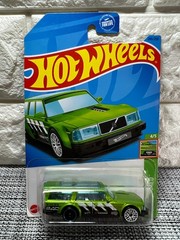Hot Wheels HW Slammed 4/5 Volvo 240 Drift Wagon 245/250 Green