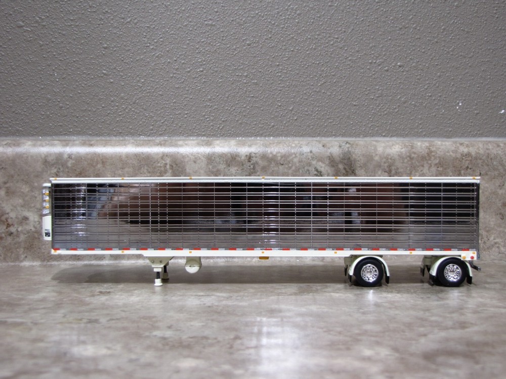 DCP 1/64 Cream Chrome 53′ Utility Refrigerated Spread Axle Trailer Farm Toy