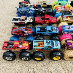 Hot Wheels Monster Jam Lot of 25 – 1:64 Monster Trucks Grave Digger Batman