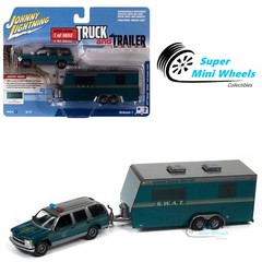 Johnny Lightning 1:64 1997 Chevrolet Tahoe with Camper Trailer (Green) S.W.A.T.