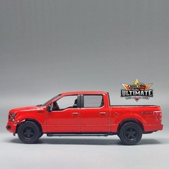 2020 Ford F-150 Lariat Truck Collectible 1/64 Scale Diecast Model Collector Car