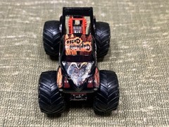 Lot of 8 Random Monster Jam Monster Truck 1:64