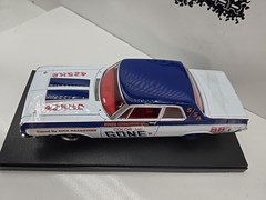 HIGHWAY 61 1964 DODGE 330 SUPERSTOCK CAR 426 HEMI 1:18 COLOR ME GONE II DIECAST
