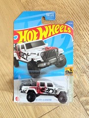Hot Wheels – JEEP GLADIATOR ’20 – BAJA BLAZERS 4/10 1/64 WHITE BORLA