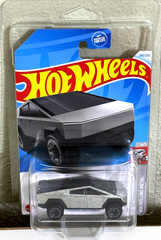 2025 HOT WHEELS TESLA CYBERTRUCK ROLLING METAL SILVER ZAMAC DIECAST IN PROTECTOR