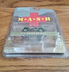 👉 Mash TV Show 1942 Willys MB Jeep Greenlight Hollywood 1:64 Diecast