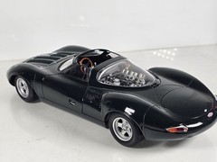 Autoart 1:18 Jaguar XJ13 Prototype Diecast Car British Racing Green New In Box