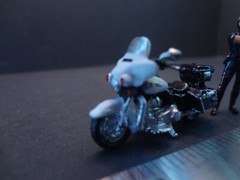 1:64 Scale figure Cop and Police Motorcycle Diorama Accessories V1 – metal 1:64