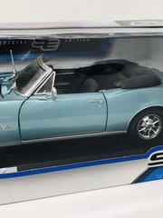 Maisto 31684 1967 Chevrolet Camaro SS 396 Convertible Diecast Car 1/18