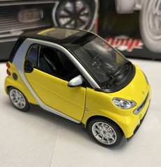 1:24 Ray Toys Smart Car Diecast Yellow