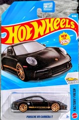 Hot Wheels Porsche 911 Carrera T Factory Fresh Black/Gold 1:64 Diecast Unopened