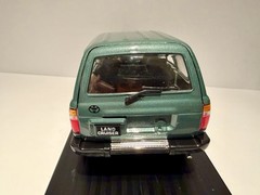 Toyota Land Cruiser 1992 Green 1/18 Scale Diecast Model Car