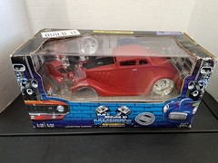 Rare 33 Willy’s Coupe Red Build It Kit 1:18 Scale Muscle Machine Ages 10+ Skill2