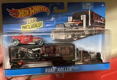 Hot Wheels 2016 Truck Big Rig TRANSPORTER & Car Racer Hot Rod Shop Road Roller