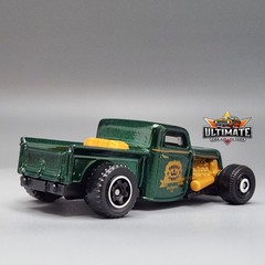 1935 35 Ford Pickup Truck Collectible 1/64 Scale Diecast Collector Car