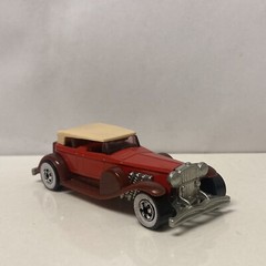 1931 31 Duesenberg Model J Collectible 1/64 Scale Diecast Diorama Model
